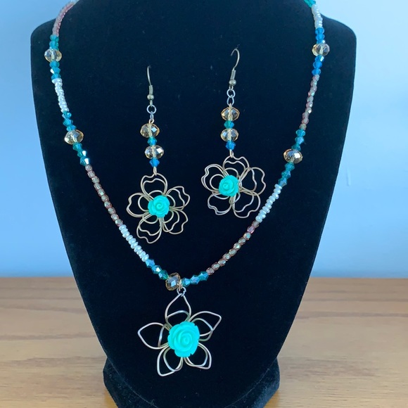 🌺Beautiful unique set with real pearls, Crystal & Czech glass 🌺 NWOT - Picture 3 of 9